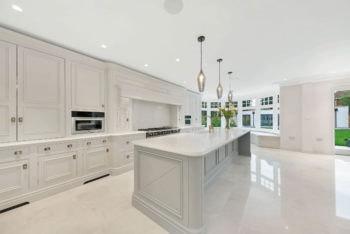bespoke-luxury-kitchen-in-pale-grey